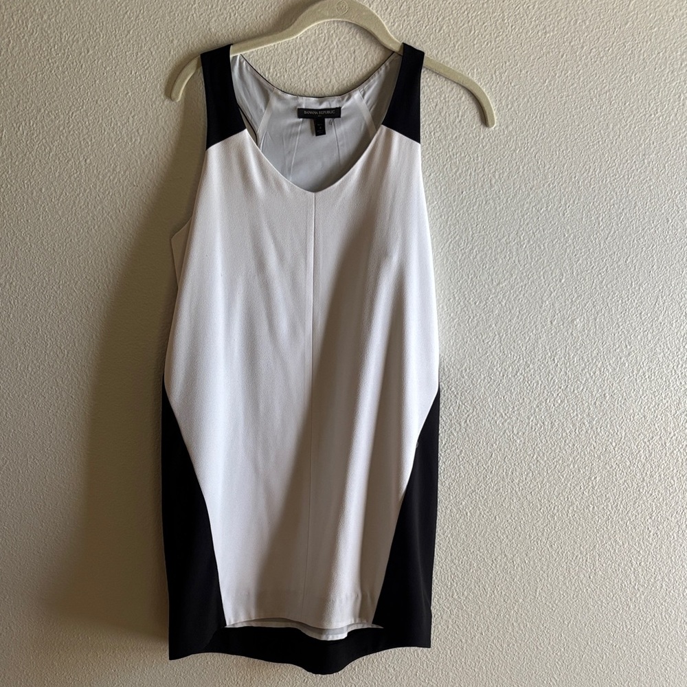 Banana Republic Black and White Dress